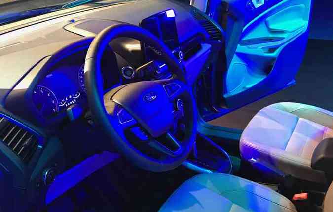 Interior do veculo  a grande atrao com a nova tela de 8 polegadas sensvel ao toque, conectada com o sistema multimdia SYNC 3, compatvel com o Apple Car Play e Android Auto(foto: Jorge Moraes/DP)