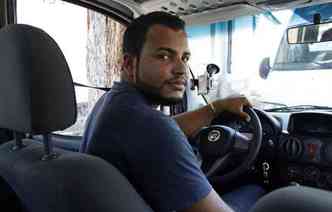 Ismael Rodrigues pegou dicas na autoescola para conduzir com segurana(foto: Rodrigo Silva/Esp.DP/D.A Press)