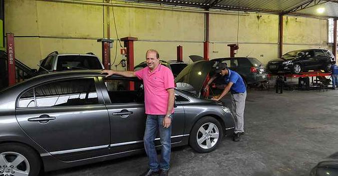 À frente da Mecânica Grão Mogol, Gilmar Fadel diz que bom atendimento e serviço de qualidade são essenciais. Do contrário, empresário está fadado ao fracasso(foto: Jair Amaral/EM/D.A Press) À frente da Mecânica Grão Mogol, Gilmar Fadel diz que bom atendimento e serviço de qualidade são essenciais. Do contrário, empresário está fadado ao fracasso(foto: Jair Amaral/EM/D.A Press)