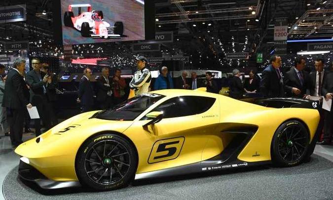 O EF7 Vision Gran Turismo, apresentado pelo piloto Emerson Fittipaldi, foi desenhado pelo estúdio Pininfarina e conta com motor V8 de 600cv(foto: Fabrice Coffrini/AFP) O EF7 Vision Gran Turismo, apresentado pelo piloto Emerson Fittipaldi, foi desenhado pelo estúdio Pininfarina e conta com motor V8 de 600cv(foto: Fabrice Coffrini/AFP)