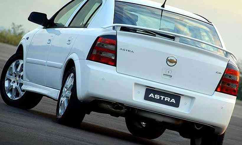 Chevrolet Classic chega a linha 2015 - Autos Segredos