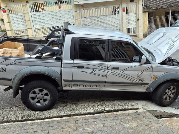 Mitsubishi L200 Outdoor Hpe 2.5 4x4 CD T.dies. Mec.