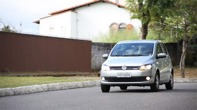 Com as mudanças, a VW conseguiu reduzir o coeficiente aerodinâmico (Cx) do Fox de 0,35 para 0,33 e a área frontal de 2,17m² para 2,16m²(foto: Marlos Ney Vidal/EM/D.A Press) Com as mudanças, a VW conseguiu reduzir o coeficiente aerodinâmico (Cx) do Fox de 0,35 para 0,33 e a área frontal de 2,17m² para 2,16m²(foto: Marlos Ney Vidal/EM/D.A Press)