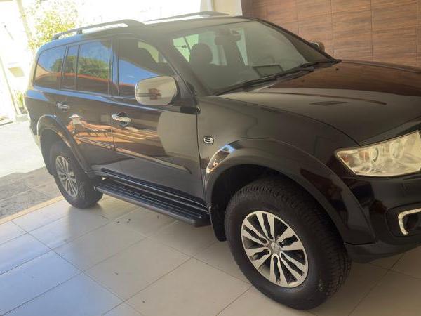 Mitsubishi Pajero Hpe 3.2 4x4 T.i. Dies. 5p Aut.