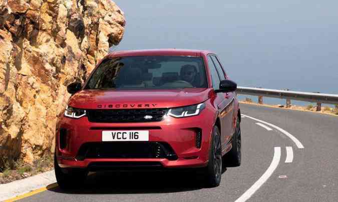 Modelo 2022 do Land Rover Discovery Sport traz novidades tecnológicas, como sistema de auxílio à condução(foto: Land Rover/Divulgação)