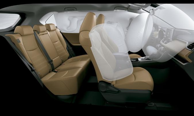 Modelo tem acabamento de boa qualidade e seis airbags de série nas duas versões(foto: Toyota/Divulgação) Modelo tem acabamento de boa qualidade e seis airbags de série nas duas versões(foto: Toyota/Divulgação)
