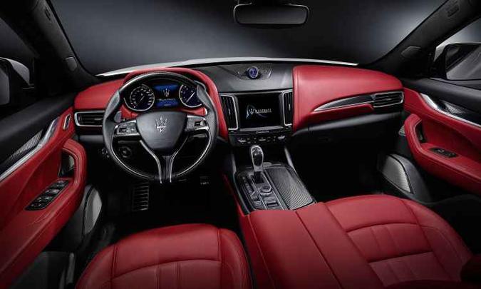 Interior tem estofamento assinado pela renomada grife Ermenegildo Zegna(foto: Maserati/Divulgação) Interior tem estofamento assinado pela renomada grife Ermenegildo Zegna(foto: Maserati/Divulgação)