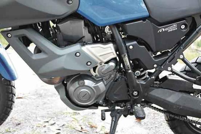 Motor equipado com refrigera��o l�quida e inje��o eletr�nica