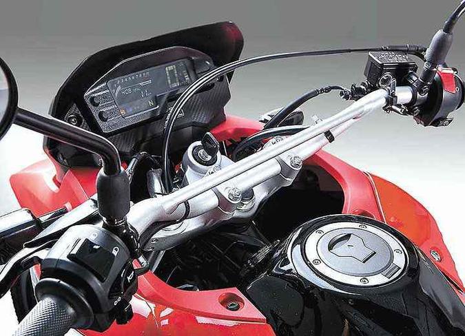 O painel agora tem fundo escuro(foto: Honda/Divulgação) O painel agora tem fundo escuro(foto: Honda/Divulgação)