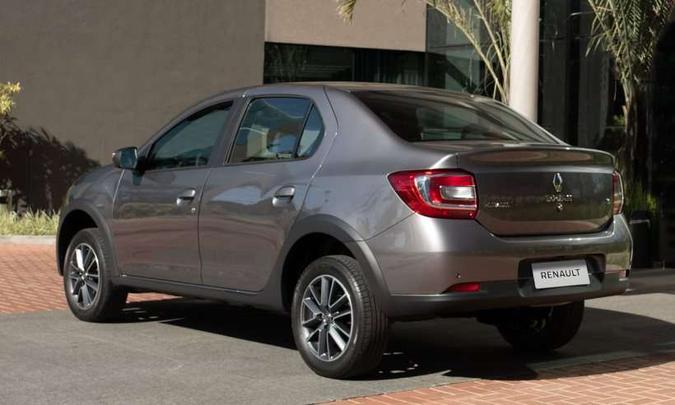 Logan Cross Light teve suspensão elevada em 4 centímetros em relação às versões 'normais'(foto: Renault/Divulgação) Logan Cross Light teve suspensão elevada em 4 centímetros em relação às versões 'normais'(foto: Renault/Divulgação)