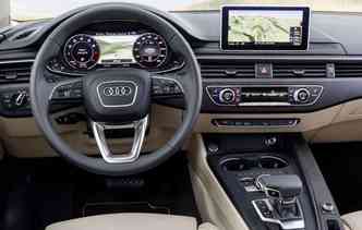 Interior tem acabamento premium e muita tecnologia(foto: Audi / Divulgao)