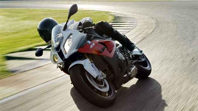 Far�is s�o assim�tricos, criando identidade estil�stica(foto: BMW/Divulga��o)
