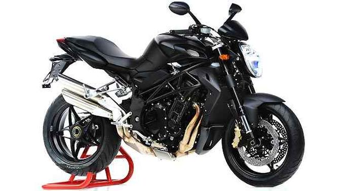 A Brutale tem farol assimétrico e propulsor propositalmente à mostra(foto: Fotos: Dafra MV Agusta/EM/D.A PRESS) A Brutale tem farol assimétrico e propulsor propositalmente à mostra(foto: Fotos: Dafra MV Agusta/EM/D.A PRESS)