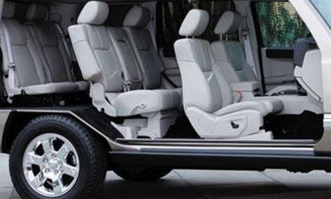 A Jeep no revela muitos detalhes sobre o SUV de sete lugares que chegar em 2021(foto: Jeep/Divulgao)
