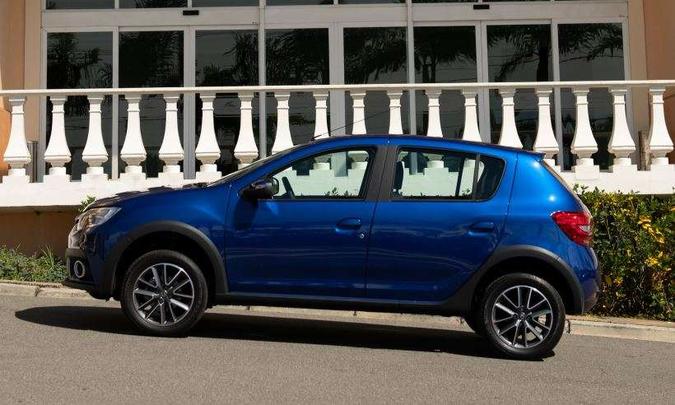 Sandero no estilo Cross Light, exclusivo para as versões 1.6 com câmbio CVT(foto: Renault/Divulgação) Sandero no estilo Cross Light, exclusivo para as versões 1.6 com câmbio CVT(foto: Renault/Divulgação)