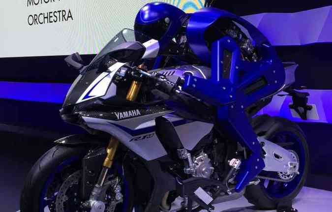 Motobot  o rob da Yamaha capaz de pilotar em altas velocidades(foto: Jorge Moraes/DP/D.A Press)