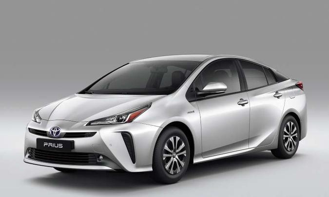 Modelo passou por discretas modificações no visual, mas mantém estilo rebuscado(foto: Toyota/Divulgação) Modelo passou por discretas modificações no visual, mas mantém estilo rebuscado(foto: Toyota/Divulgação)