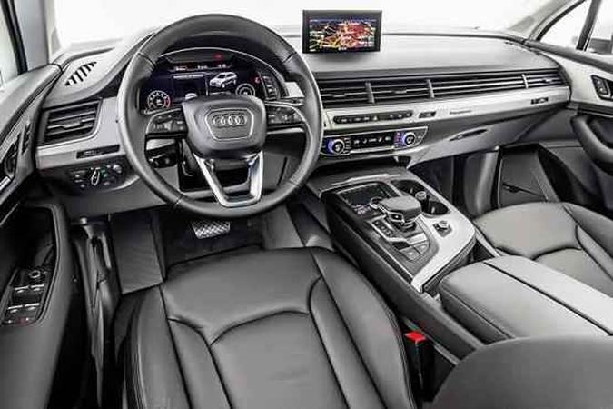 Cockpit virtual tem tela de 12,3 polegadas e mostra imagens nítidas e detalhadas(foto: Pedro Bicudo/Audi) Cockpit virtual tem tela de 12,3 polegadas e mostra imagens nítidas e detalhadas(foto: Pedro Bicudo/Audi)
