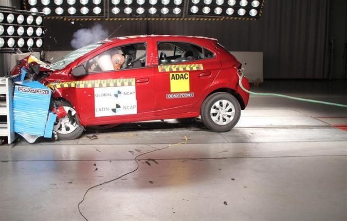 O Onix superou a polêmica dos testes antigos e recebeu melhorias estruturais(foto: Latin NCAP/Divulgação) O Onix superou a polêmica dos testes antigos e recebeu melhorias estruturais(foto: Latin NCAP/Divulgação)