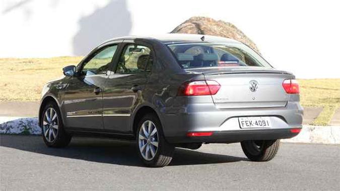Novas lanternas no estilo Jetta e friso cromado na parte inferior das portas(foto: Marlos Ney Vidal/EM/D.A Press) Novas lanternas no estilo Jetta e friso cromado na parte inferior das portas(foto: Marlos Ney Vidal/EM/D.A Press)