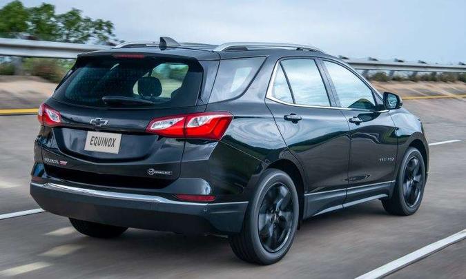 Na traseira, o toque de esportividade fica por conta do defletor de ar sobre a tampa do porta-malas(foto: Chevroletr/Divulgação) Na traseira, o toque de esportividade fica por conta do defletor de ar sobre a tampa do porta-malas(foto: Chevroletr/Divulgação)