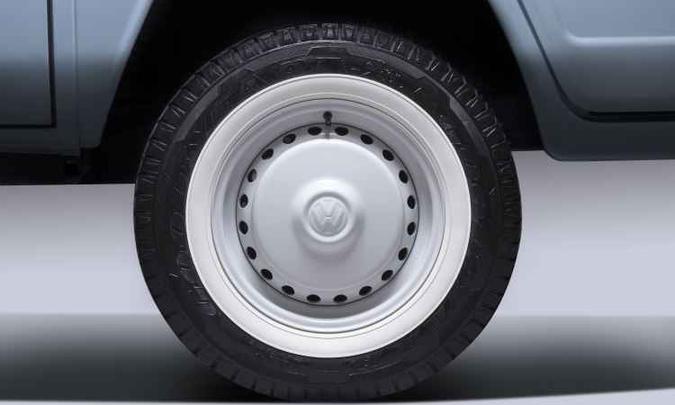 Série derradeira se diferenciava, entre outros itens, pela pintura saia e blusa e rodas brancas(foto: Volkswagen/Divulgação) Série derradeira se diferenciava, entre outros itens, pela pintura saia e blusa e rodas brancas(foto: Volkswagen/Divulgação)