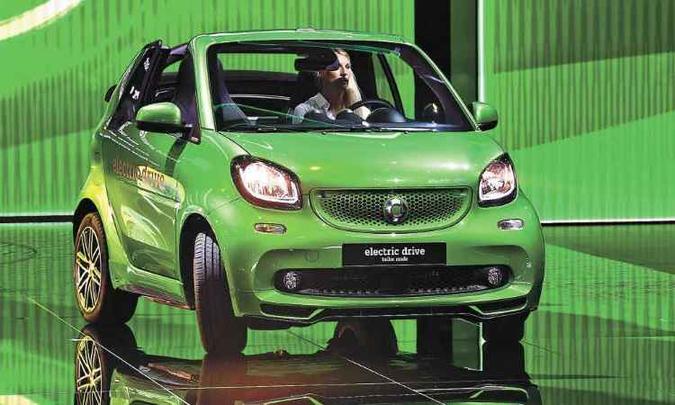 smart Fortwo Cabrio Eletric Drive(foto: MIGUEL MEDINA/AFP) smart Fortwo Cabrio Eletric Drive(foto: MIGUEL MEDINA/AFP)