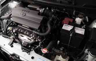 Os motores que compem a nova verso do modelo so os motores 1.3 e 1.5 litro Dual VVT-i(foto: Toyota / Divulgao)