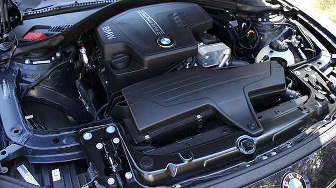 Motor 2.0 Twin Power de 245 cv leva o carro a 100 km/h em 6,1s, com máxima de 250 km/h(foto: Marlos Ney Vidal/EM/D.A Press) Motor 2.0 Twin Power de 245 cv leva o carro a 100 km/h em 6,1s, com máxima de 250 km/h(foto: Marlos Ney Vidal/EM/D.A Press)