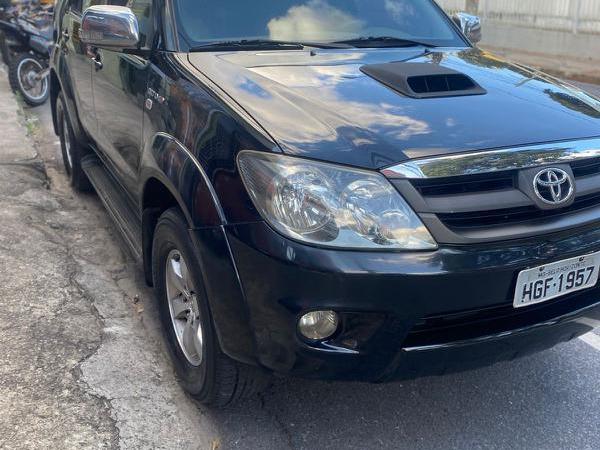 Toyota Hilux Sw4 Srv D4-d 4x4 3.0 Tdi Dies. Aut 2007 R$ 94.500,00 MG VRUM