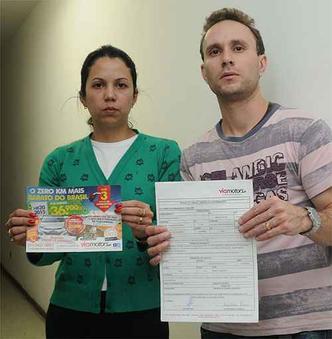 Casal Bruno Fonseca e Juliana Faria, de Mariana, deixou Classic na troca e aguarda carro há mais de um mês(foto: Tulio Santos/EM/D.A Press) Casal Bruno Fonseca e Juliana Faria, de Mariana, deixou Classic na troca e aguarda carro há mais de um mês(foto: Tulio Santos/EM/D.A Press)
