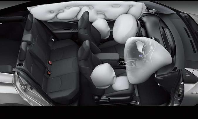 Sete airbags: frontais, laterais, de cortina e de joelho para o motorista(foto: Toyota/Divulgação) Sete airbags: frontais, laterais, de cortina e de joelho para o motorista(foto: Toyota/Divulgação)