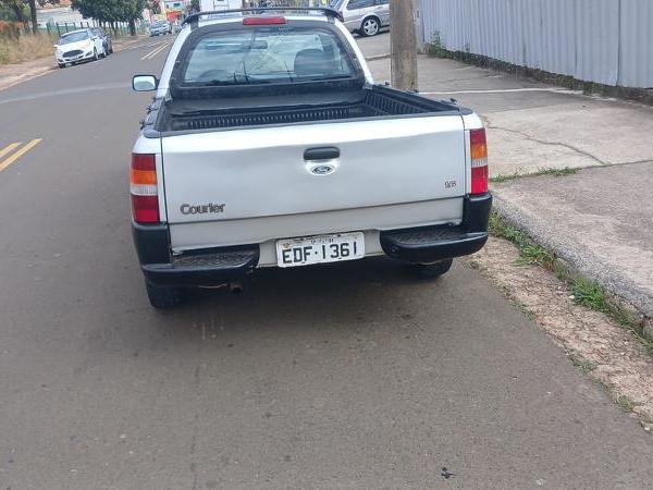 Ford Courier 1.6 L/ 1.6 Flex