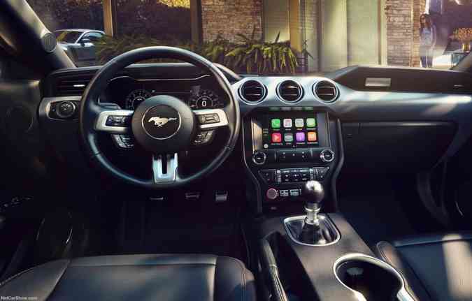 Interior conta com sistema SYNC 3 e conectividade para Android Auto e Apple Car Play(foto: Ford/Divulgao)