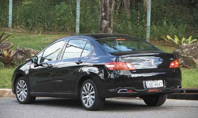 Sedã teve mudanças discretas na traseira que resultaram em linhas mais limpas(foto: Marlos Ney Vidal/EM/D.A Press ) Sedã teve mudanças discretas na traseira que resultaram em linhas mais limpas(foto: Marlos Ney Vidal/EM/D.A Press )