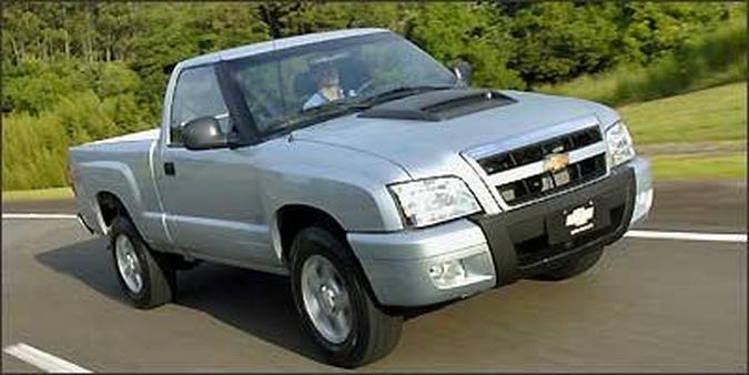 Picape Chevrolet S10 2.4 tem motor flex e mais itens de conforto e seguran�a(foto: Chevrolet/Divulga��o)
