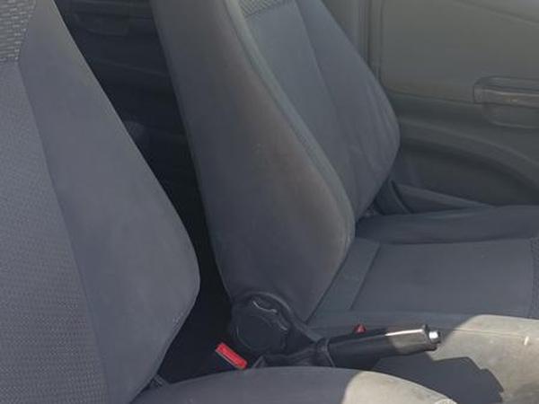 Volkswagen Gol (novo) 1.0 MI Total Flex 8v 4p