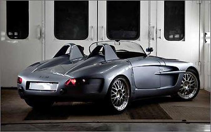 As formas remetem aos roadster puristas das d�cadas de 50 e 60