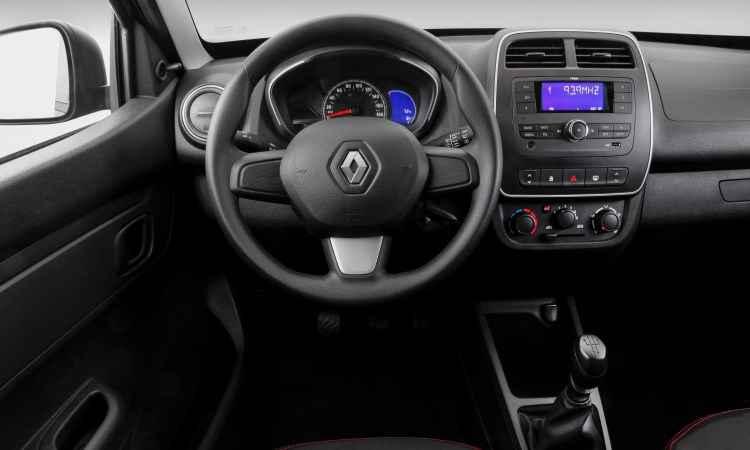 Renault/Divulgação Versão intermediária Zen vem com vidros elétricos dianteiros e rádio, mas falta conta-giros - Renault/Divulgação