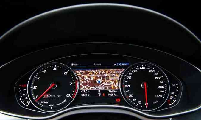 O motorista tem o mapa do sistema de navegao bem  sua frente e pode ampli-lo(foto: Audi/Divulgao)