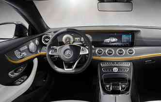 No volante h teclas de acesso direto para funes de controle, como o sistema de ar-condicionado(foto: Mercedes-Benz / Divulgao)