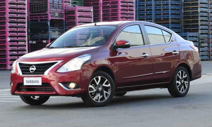 Versa agora tem vidros elétricos nas quatro portas de série e Isofix a partir da versão 1.6 SV(foto: Nissan/Divulgação ) Versa agora tem vidros elétricos nas quatro portas de série e Isofix a partir da versão 1.6 SV(foto: Nissan/Divulgação )