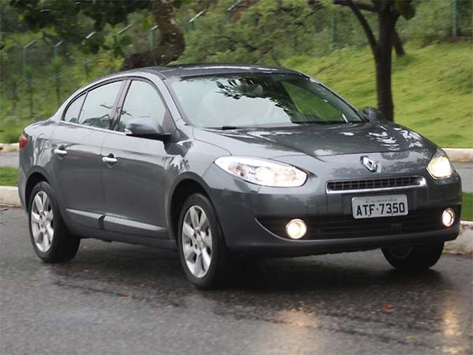 Renault Fluence tem entre os destaques o bom pacote de equipamentos e o câmbio CVT(foto: Marlos Ney Vidal/EM/D.A. Press) Renault Fluence tem entre os destaques o bom pacote de equipamentos e o câmbio CVT(foto: Marlos Ney Vidal/EM/D.A. Press)