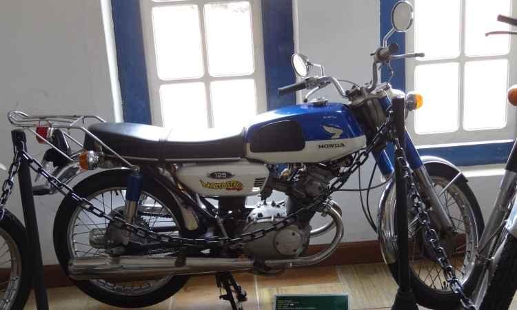 Téo Mascarenhas/EM/D.A Press Honda CB 125, com motor de dois cilindros, de 1969 - Téo Mascarenhas/EM/D.A Press