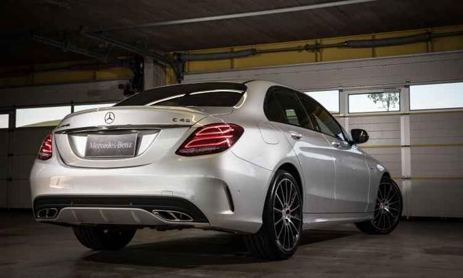Mercedes-AMG C 43 (R$ 350.900)(foto: Malagrine/Mercedes-Benz Divulgação) Mercedes-AMG C 43 (R$ 350.900)(foto: Malagrine/Mercedes-Benz Divulgação)