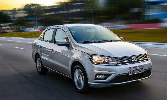 Faróis duplos com máscara negra e de neblina são de série no Voyage e no Gol(foto: Pedro Dhantas/Volkswagen/Divulgação) Faróis duplos com máscara negra e de neblina são de série no Voyage e no Gol(foto: Pedro Dhantas/Volkswagen/Divulgação)