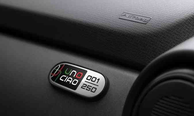 As unidades são numeradas com um badge fixado no painel do hatch compacto(foto: Fiat/Divulgação)