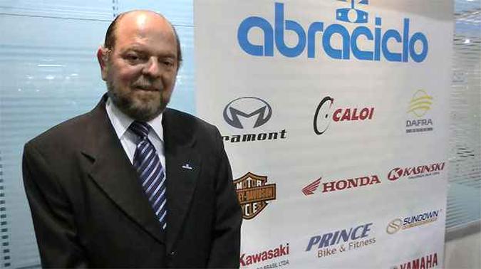 Moacyr Paes, diretor da Abraciclo. Otimismo no mercado de motos(foto: Téo Mascarenhas/EM/D.A PRESS) Moacyr Paes, diretor da Abraciclo. Otimismo no mercado de motos(foto: Téo Mascarenhas/EM/D.A PRESS)