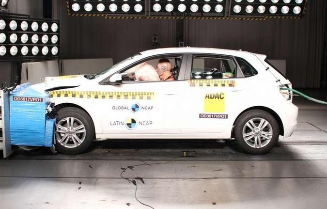 O Polo obteve a melhor pontuação da lista, alcançando o máximo de estrelas para adultos e crianças(foto: Latin NCAP/Divulgação)) O Polo obteve a melhor pontuação da lista, alcançando o máximo de estrelas para adultos e crianças(foto: Latin NCAP/Divulgação))