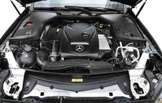 Motor  o 2.0 turbo de quatro cilindros responsvel por entregar 211 cv e torque mximo de 350 Nm a partir de 1,2 mil rpm(foto: Mercedes-Benz / Divulgao)